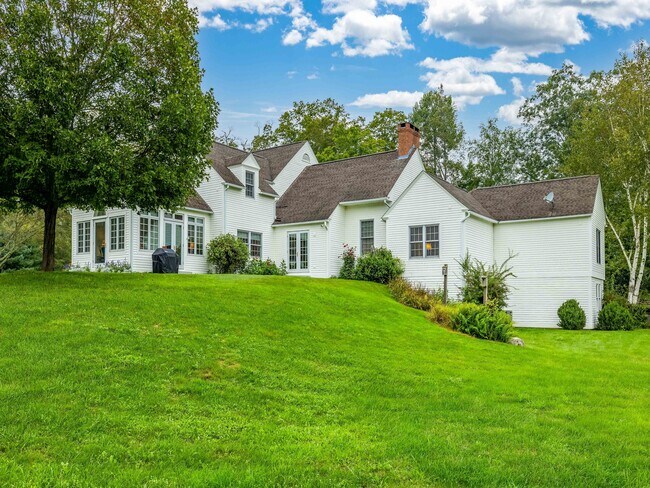 Building Photo - 43 Butternut Rd