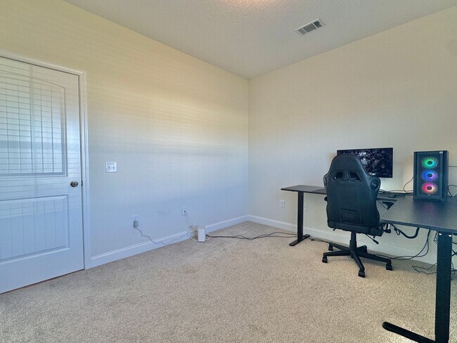 Building Photo - AVAILABLE NOVEMBER [PET FRIENDLY]