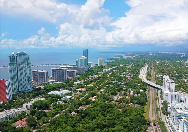 Building Photo - 60 SW 13th St