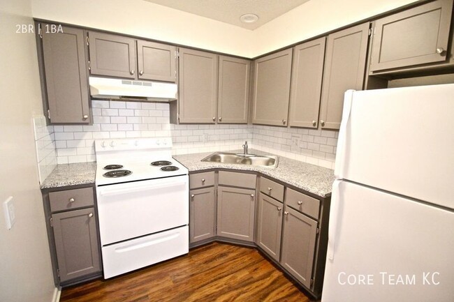 Building Photo - Spacious 2 Bedroom For Rent!