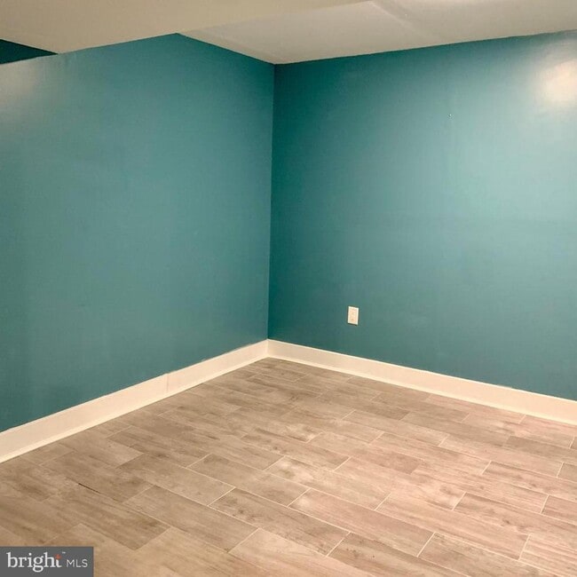 Building Photo - 416 Huntington Dr