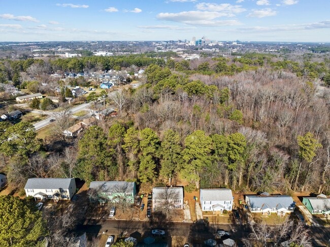 Building Photo - 608 Hilltop Dr