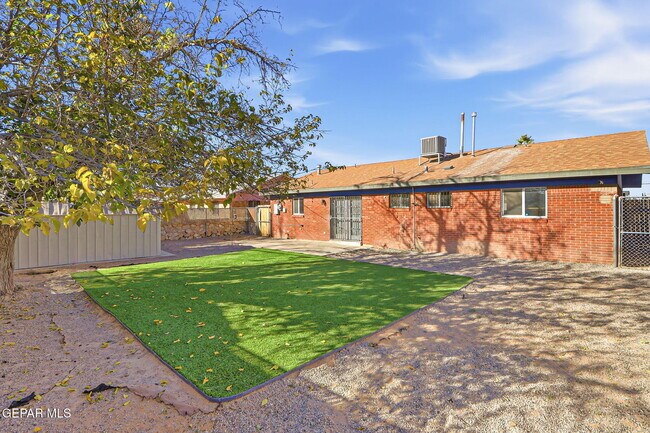 Building Photo - 5934 Flounder Dr