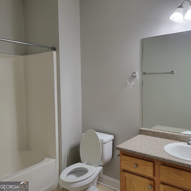 Building Photo - 114 Lakeview Estates Dr