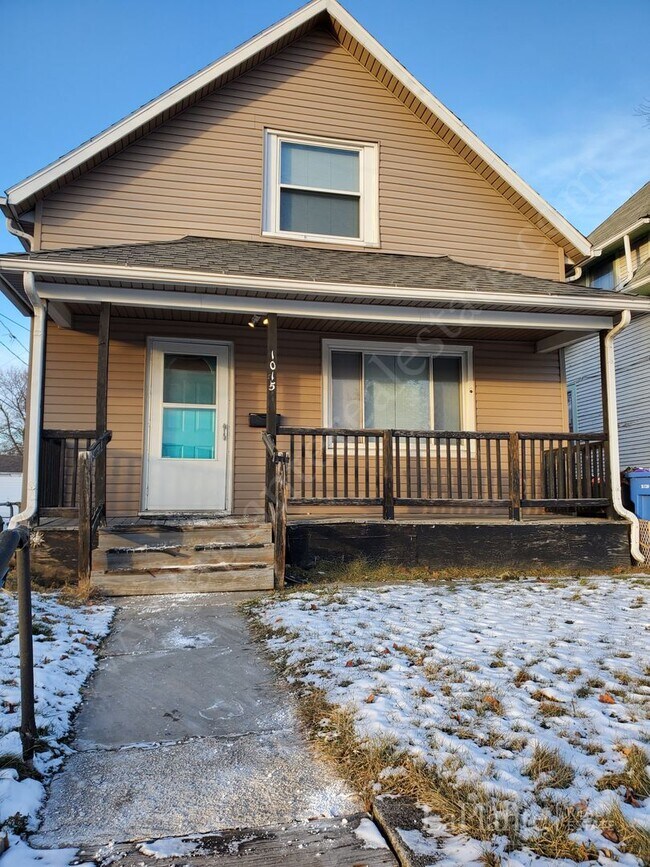Primary Photo - Three Bedroom East Toledo Home for Rent
