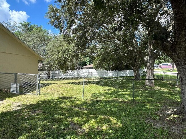 Building Photo - 1730 Sumatra Ave