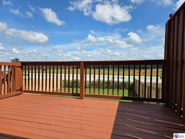 Building Photo - 153 Twin Lakes Dr