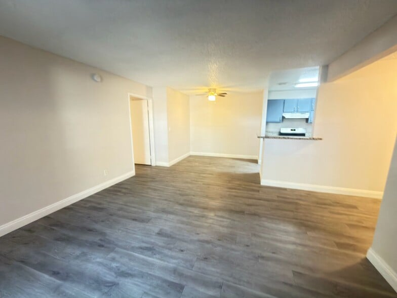 Building Photo - 2200 S Fort Apache