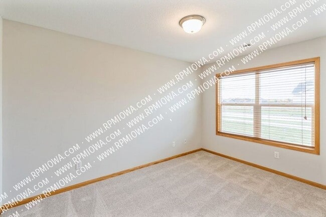 Building Photo - 425 Wright Rd