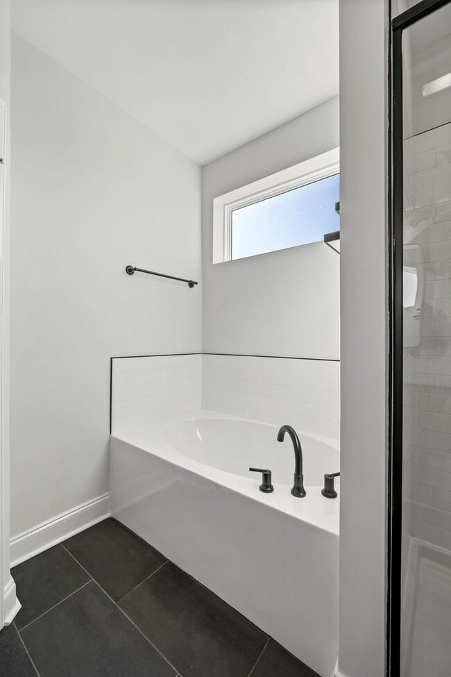 Building Photo - Burkitt Ridge Townhome