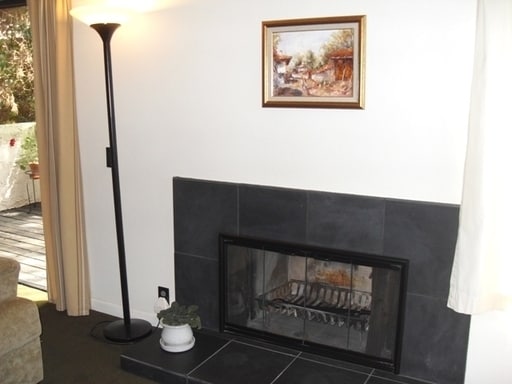 Building Photo - LA JOLLA - 2 Br + Den, Private End Unit To...