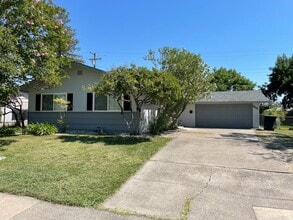 Building Photo - Charming 3-Bedroom Home in Prime Roseville...