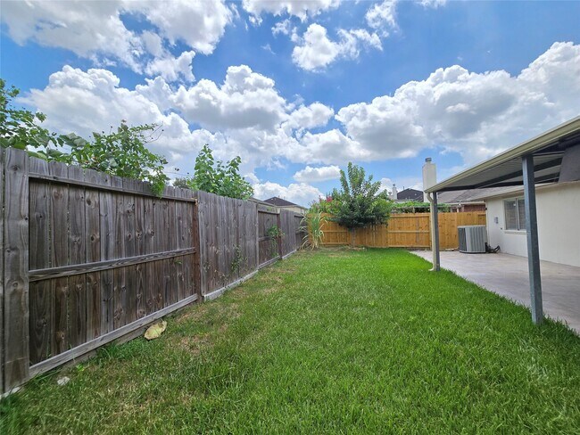Building Photo - 4011 Lone Dove Ct