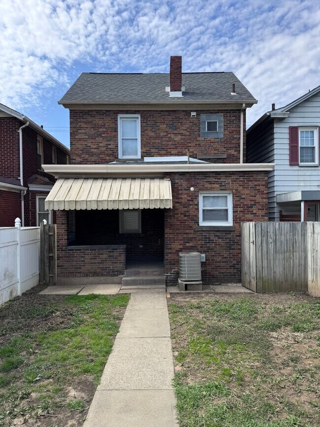 Building Photo - Gorgeous Fully Renovated 4-Bed 1-Bath House In Christy Park!!!