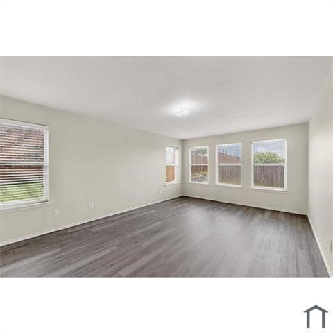 Building Photo - 3612 Dove Ln
