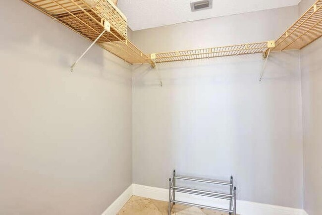 Building Photo - 4200 N Ocean Dr