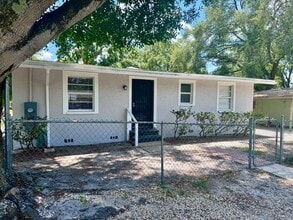 Building Photo - Fully Renovated and STUNNING 3 bedroom/1 bathroom home in Tampa!