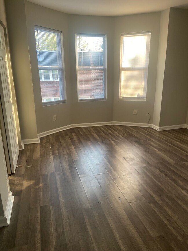 Building Photo - Front Porch Row - Oak Lane
