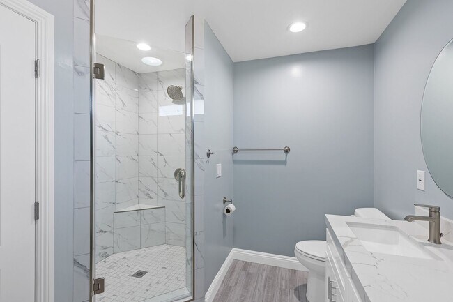 Building Photo - 2216 N Frederic St