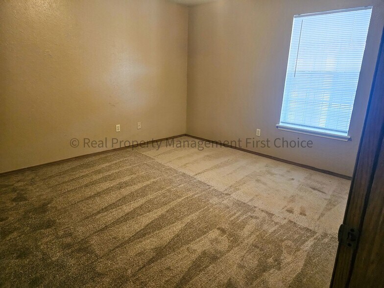 Building Photo - 51 Cedar Creek Ct