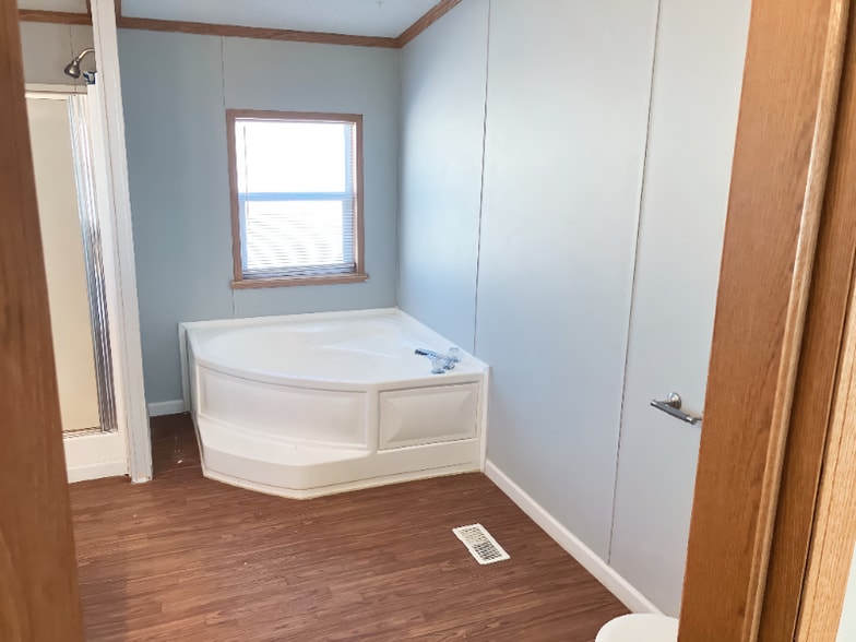 Building Photo - 200 N 28th St