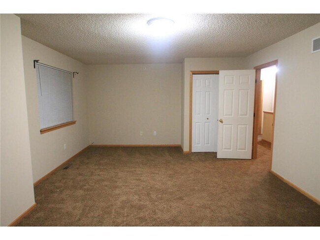 Building Photo - 14975 Pinto Ln