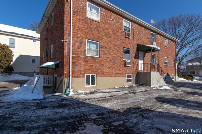 Building Photo - 78 Dora St