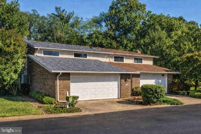 Building Photo - 7220 Vistas Ln