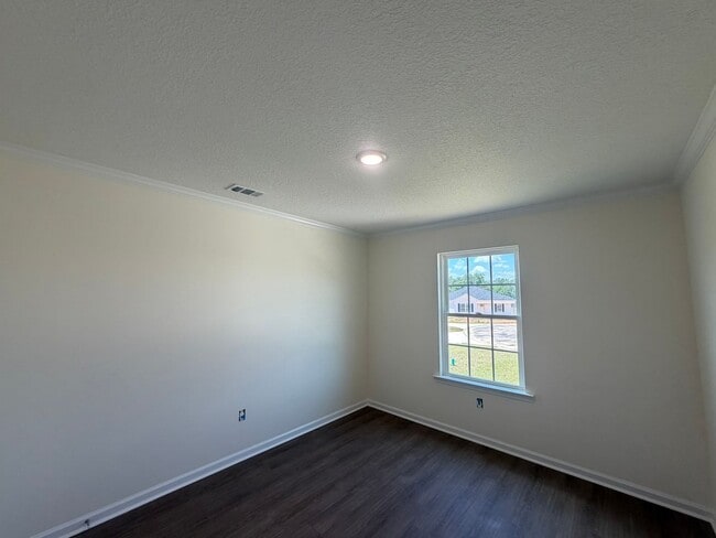 Building Photo - 513 Nickies Wy