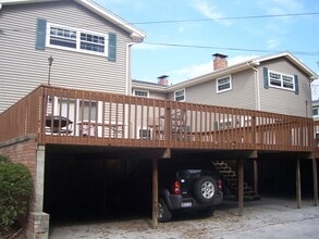 Building Photo - 219 Eisenhower Dr