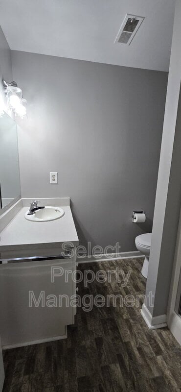 Building Photo - 3821 Aboite Lake Dr