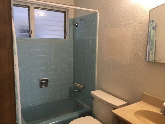 Building Photo - 327 Sharon Dr