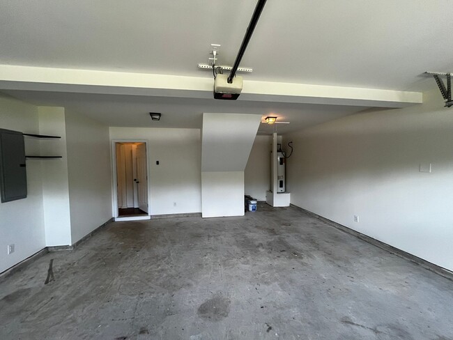 Building Photo - Beautiful 4 bedroom 2 bath in Phenix City, AL