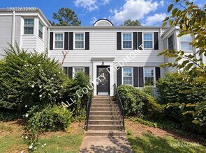 Building Photo - 547 Wakefield Dr