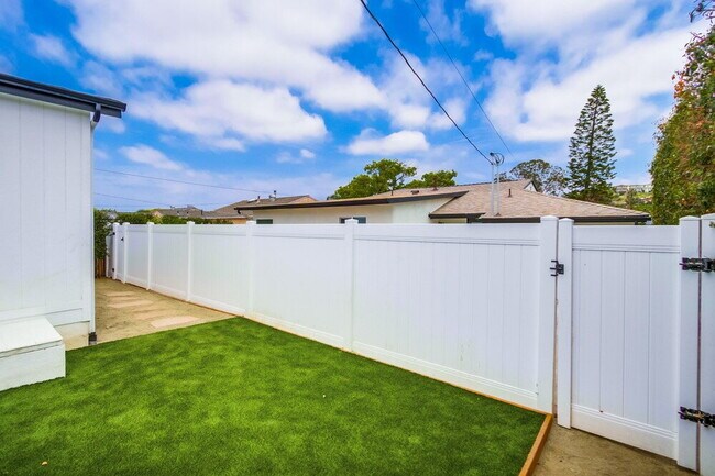 Building Photo - San Diego La Mesa Brand New 3 bed /2 bath ...