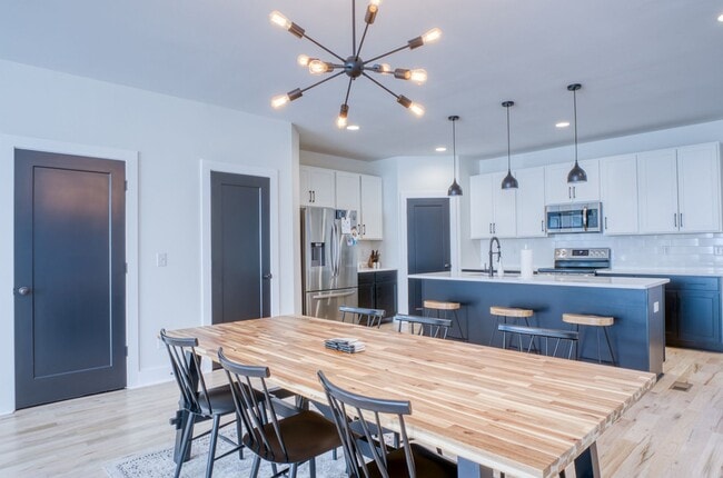 Building Photo - 96 Shields Ln