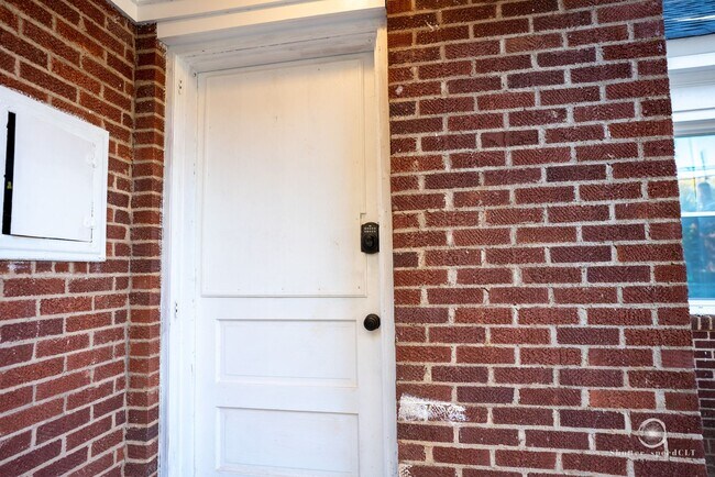 Building Photo - 324 Stockton St