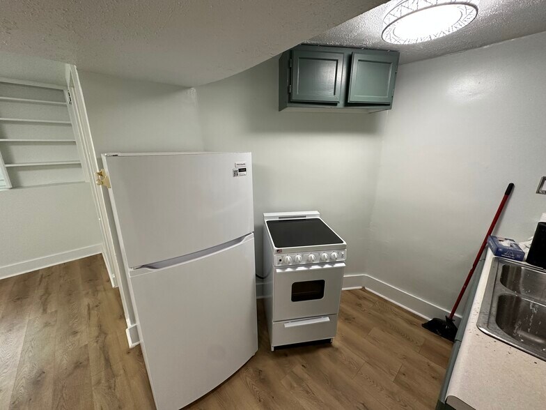 New kitchen appliances - 926 E St Charles Rd
