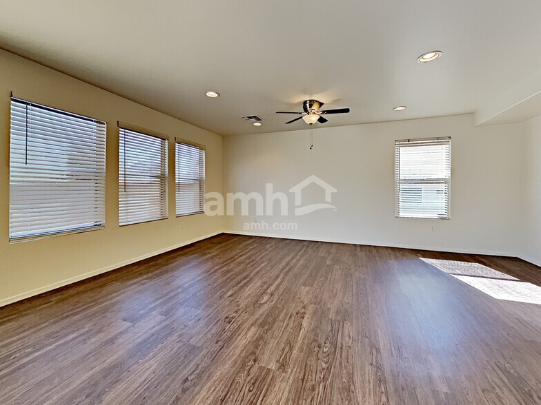 Building Photo - 4837 W Calle Don Alfonso