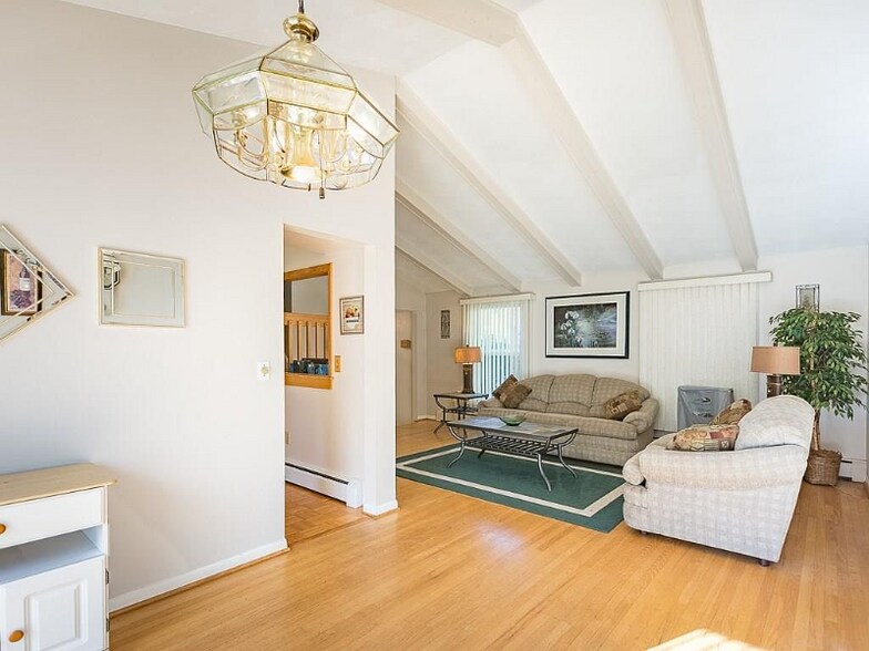 Building Photo - 815 Westwood Trail