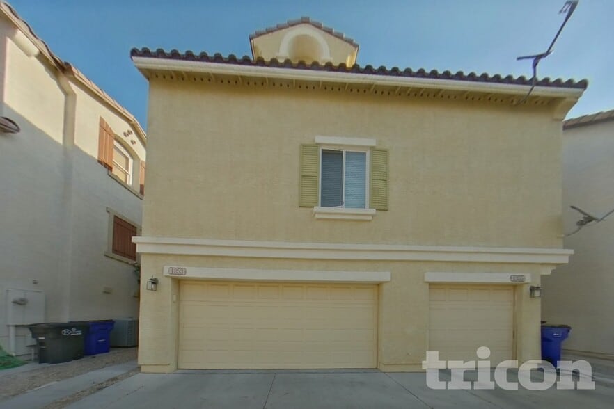 Building Photo - 1353 S Sabino Dr