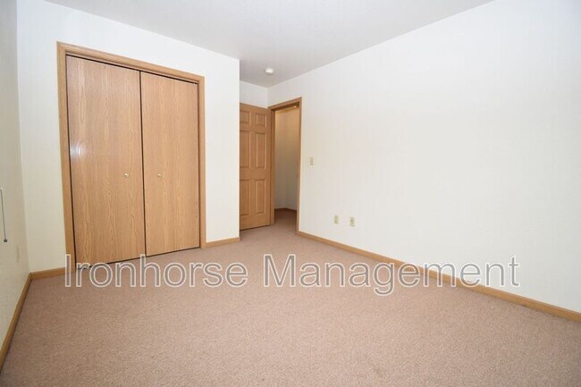 Building Photo - 2471 Wheeler Dr
