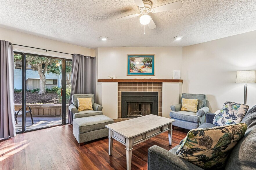 Primary Photo - 160 Ocean Hibiscus Dr