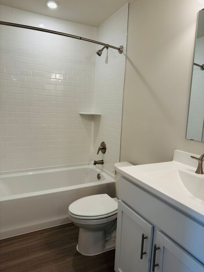 Building Photo - Brand New 4 Bed 3.5 Bath End Unit Townhome in Inwood