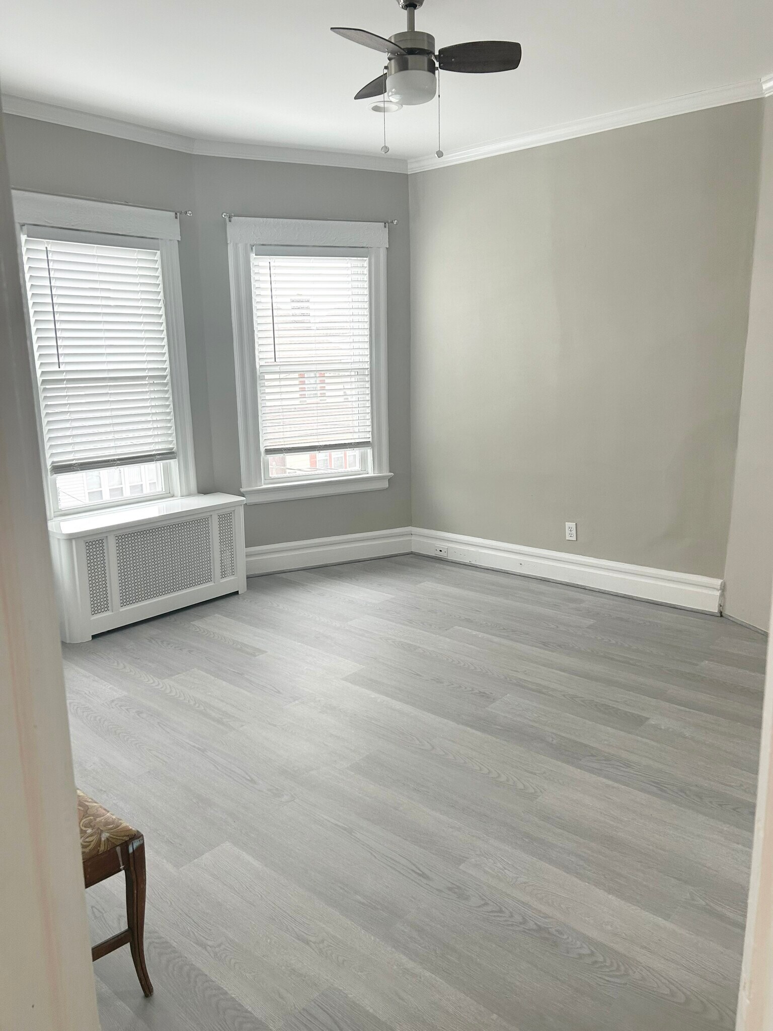 Living Room - 10 Devon Ter