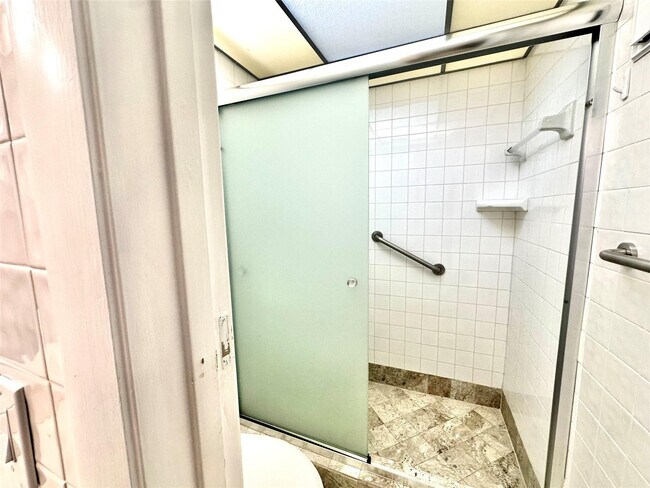 Building Photo - 6701 N University Dr