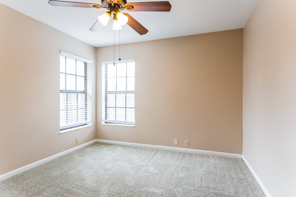 Building Photo - 14096 Greentree Dr