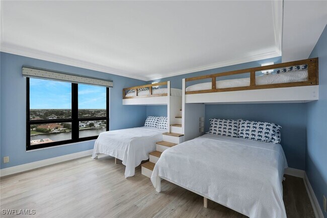 Building Photo - 4451 Gulf Shore Blvd N