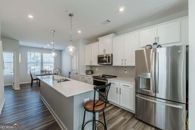 Building Photo - 1205 Skylar Ln SE