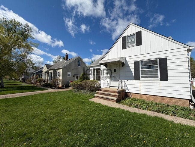 Building Photo - 4566 W 226th St